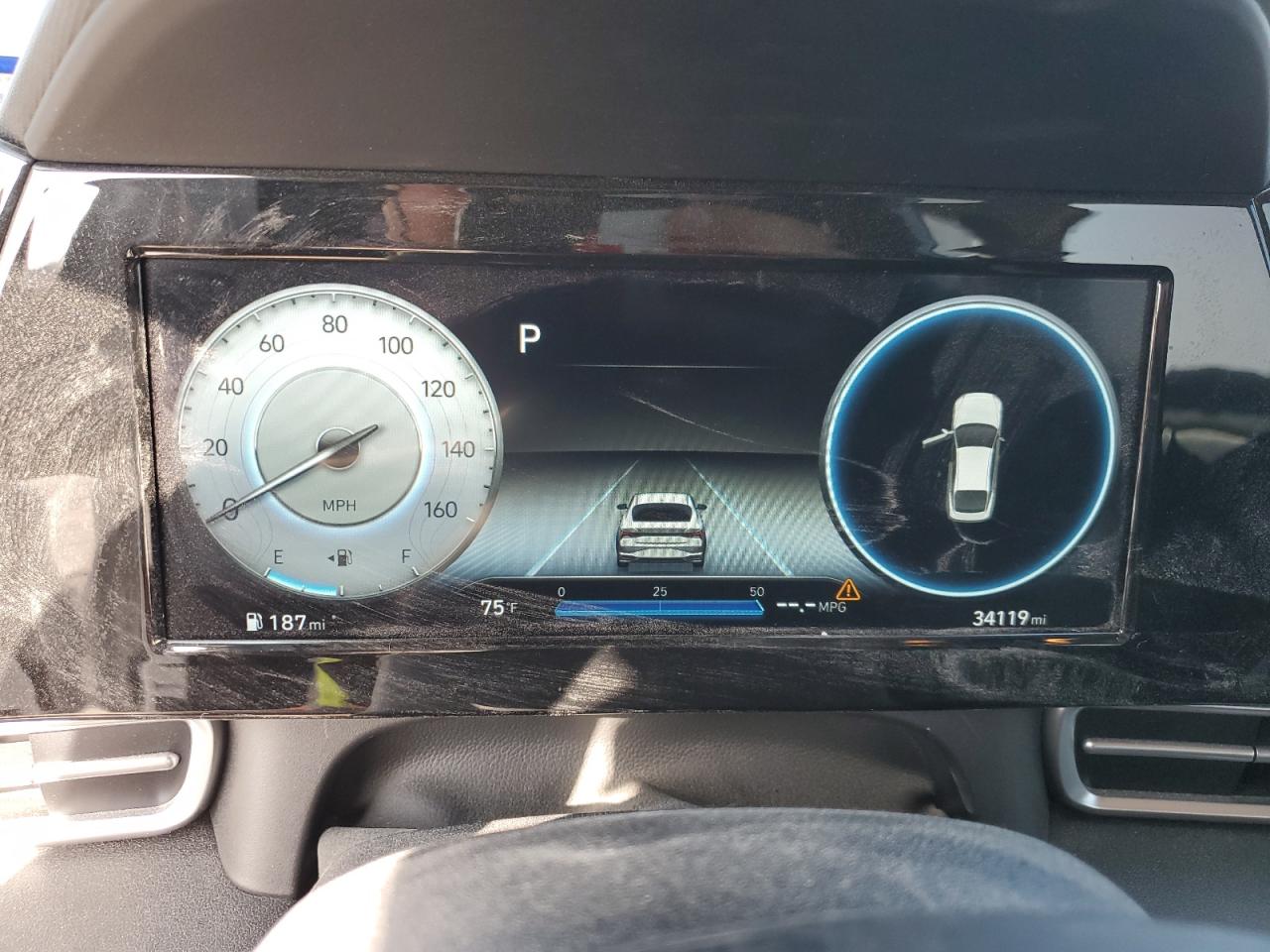 2022 Hyundai Elantra - Image 9