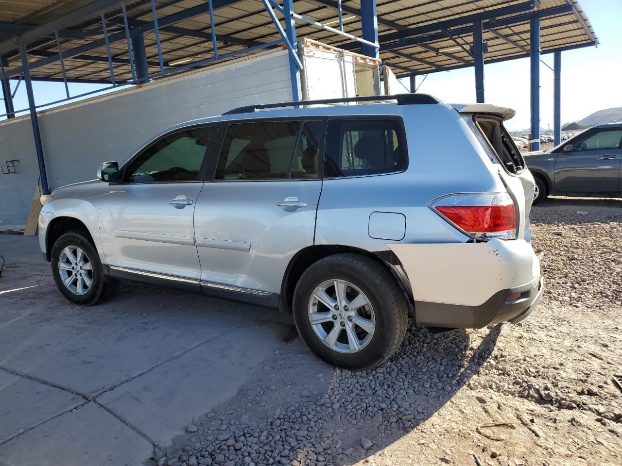 2012 Toyota Highlander - Image 2