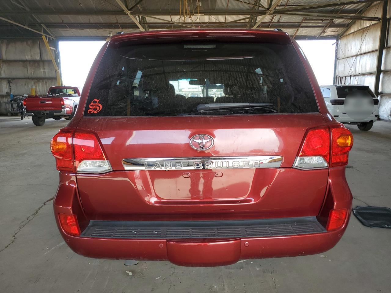2015 Toyota Land Cruiser - Image 6