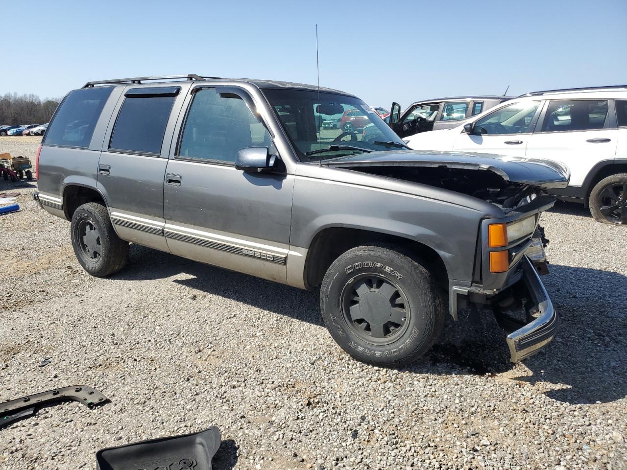 1999 GMC Yukon - Image 4