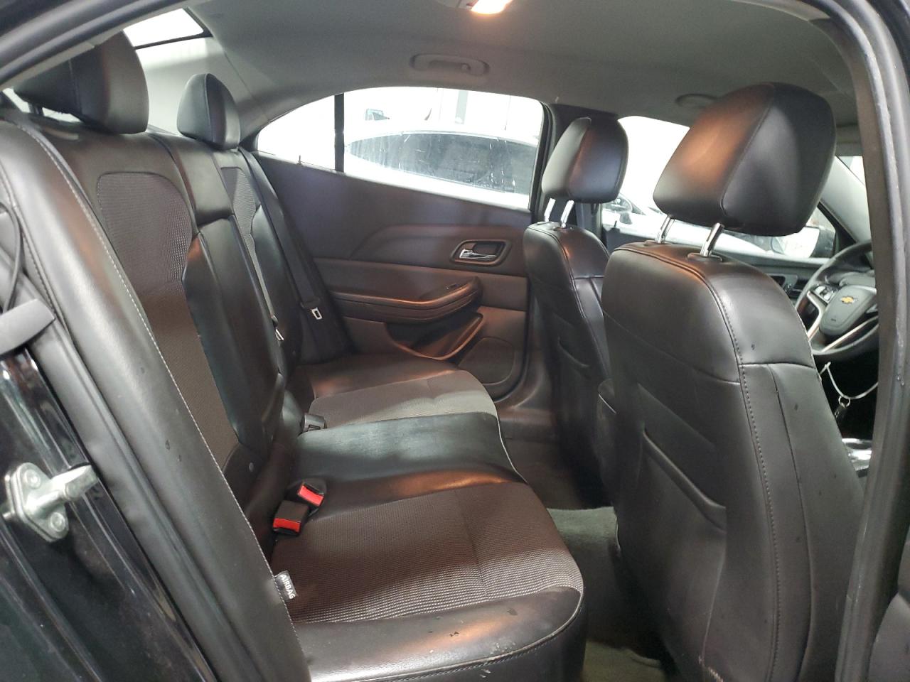 2015 Chevrolet Malibu - Image 10