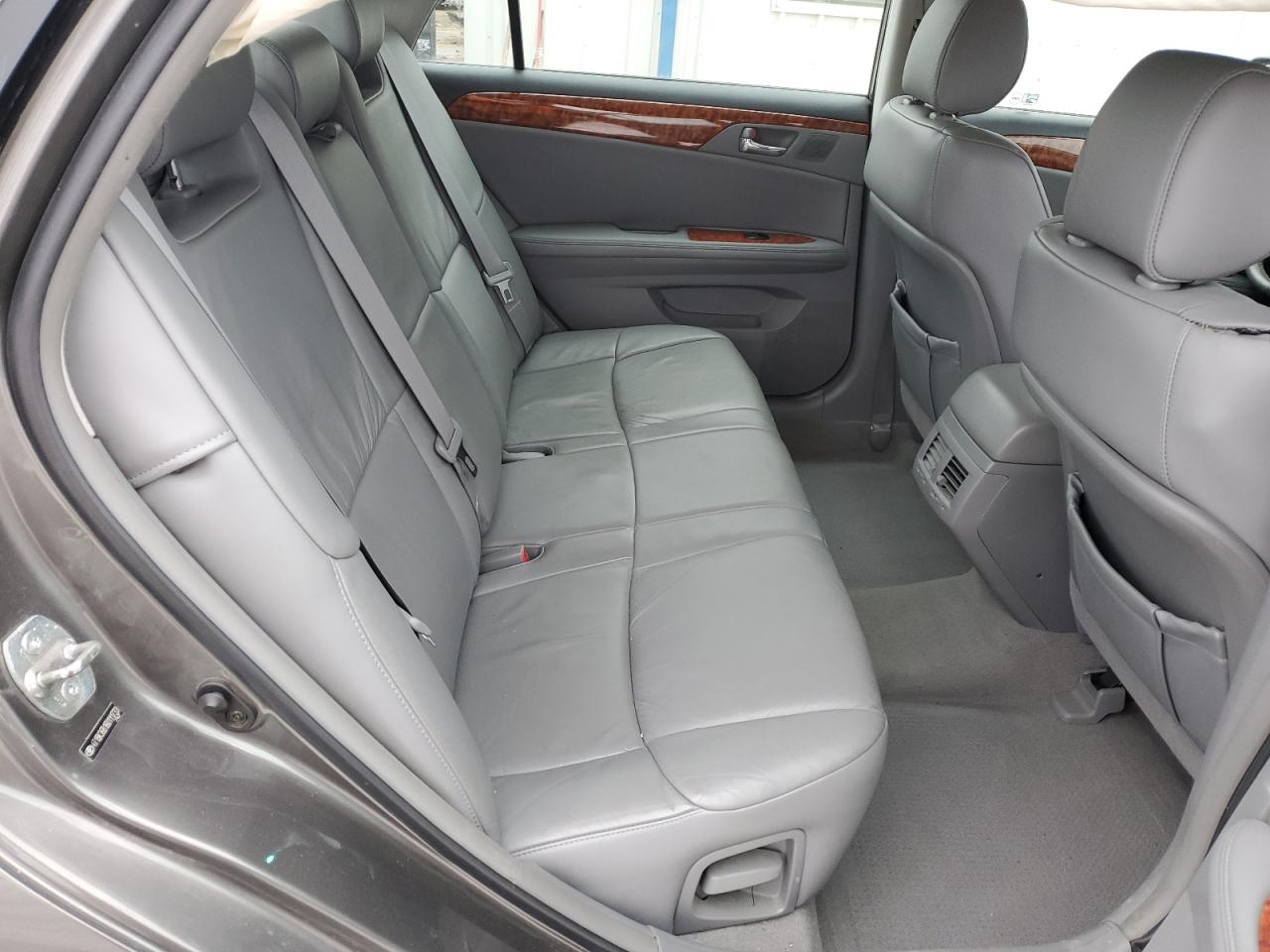 2006 Toyota Avalon - Image 10