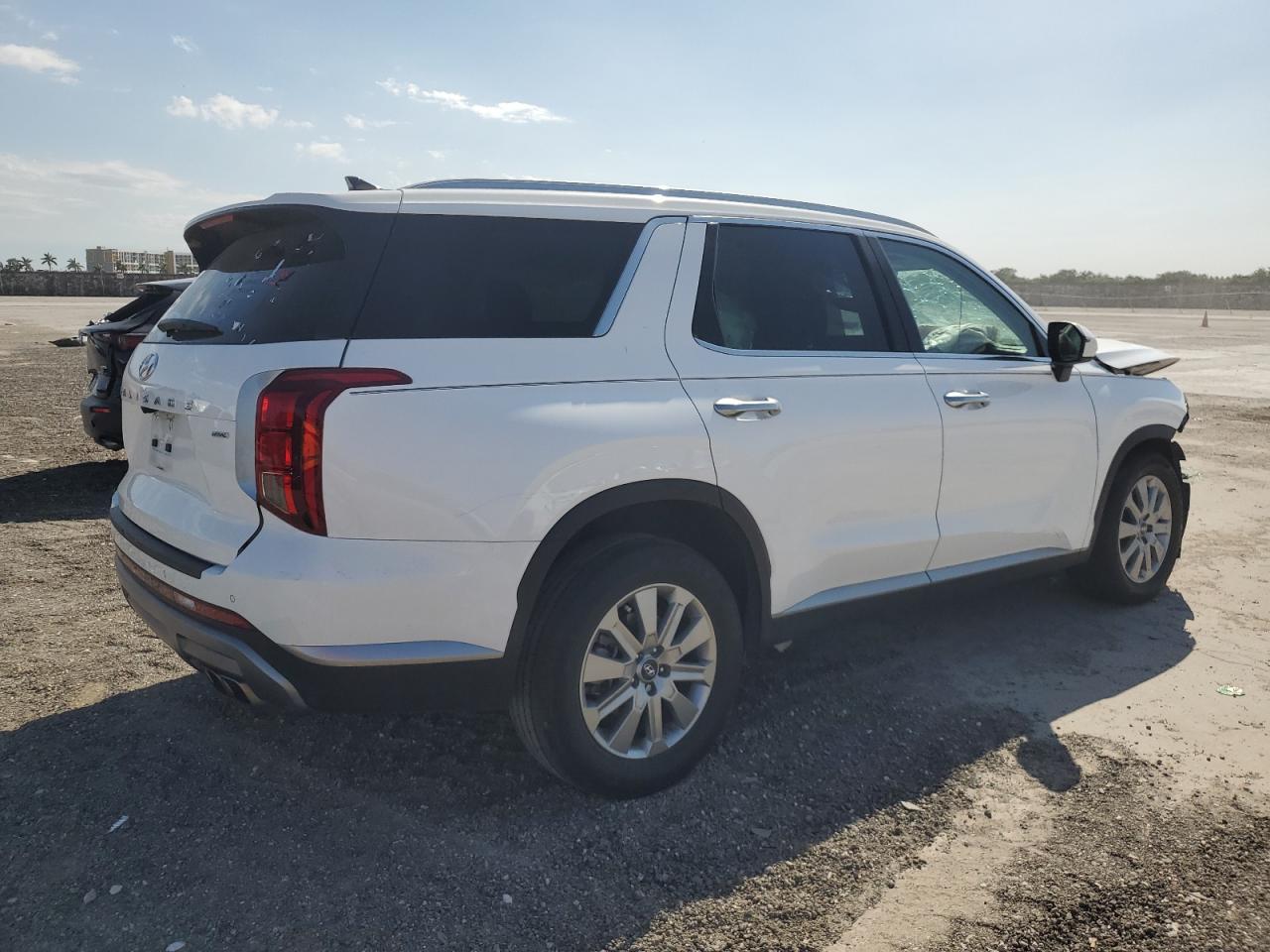 2023 Hyundai Palisade - Image 3