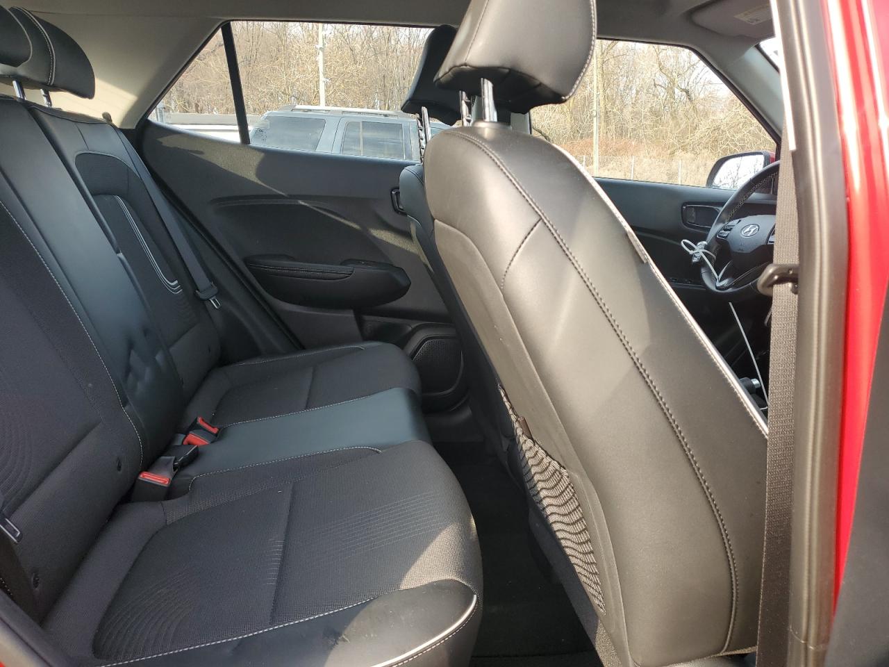 2022 Hyundai Venue - Image 10