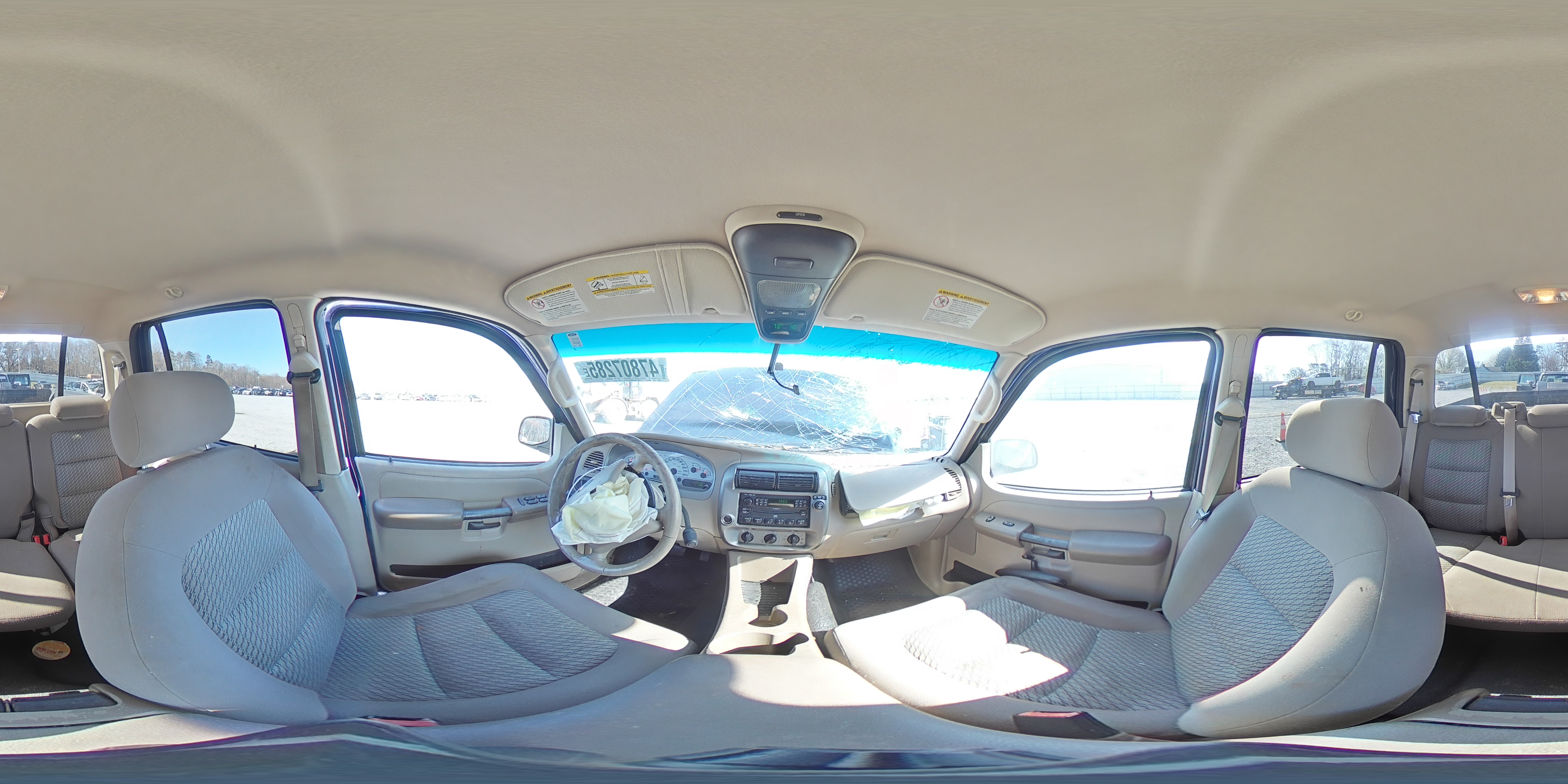 2005 Ford Explorer - Image 12