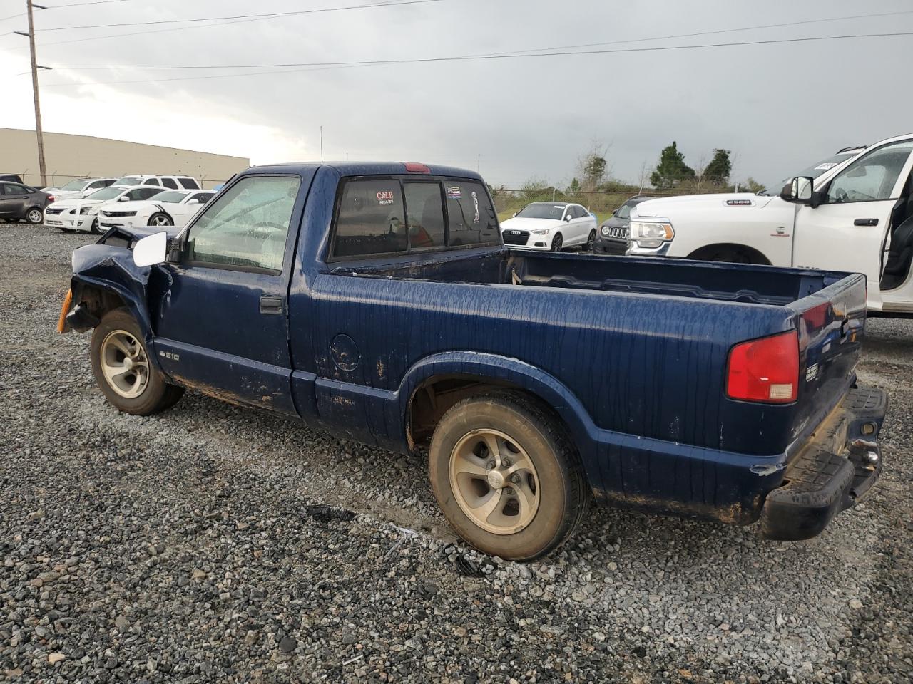 1999 Chevrolet S-10 Pickup - Image 2