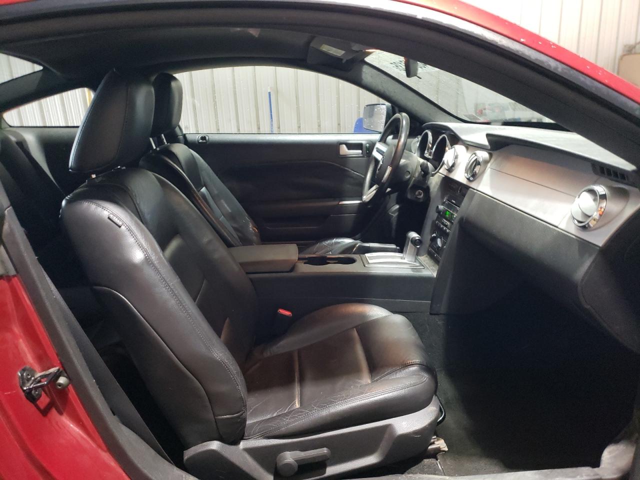 2007 Ford Mustang - Image 10