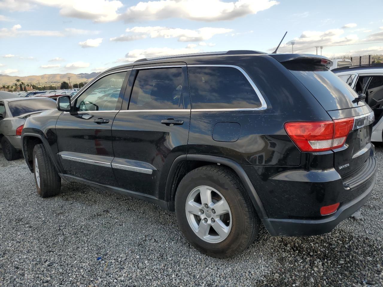 2011 Jeep Grand Cherokee - Image 2