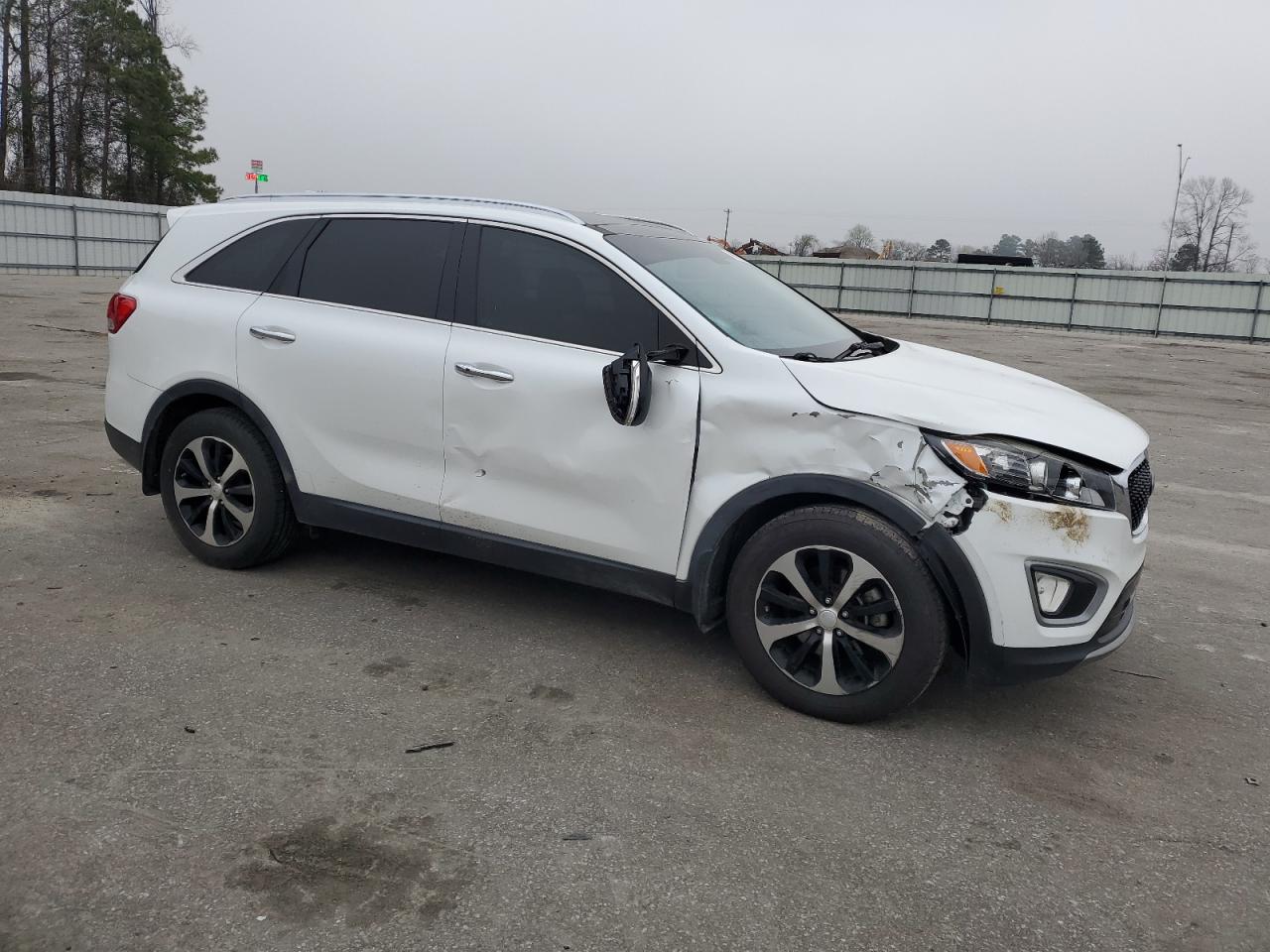 2016 Kia Sorento - Image 4