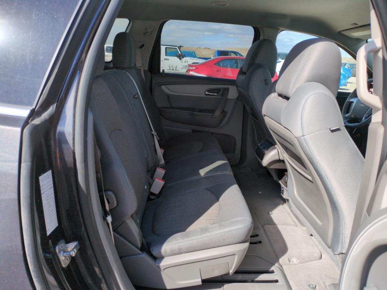2015 Chevrolet Traverse - Image 10