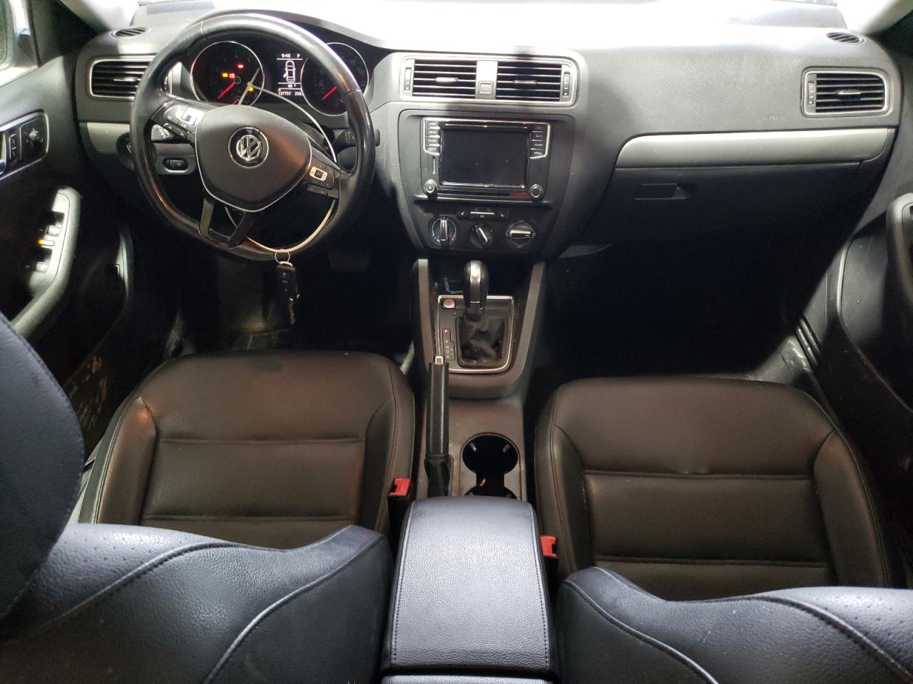 2017 Volkswagen Jetta - Image 8