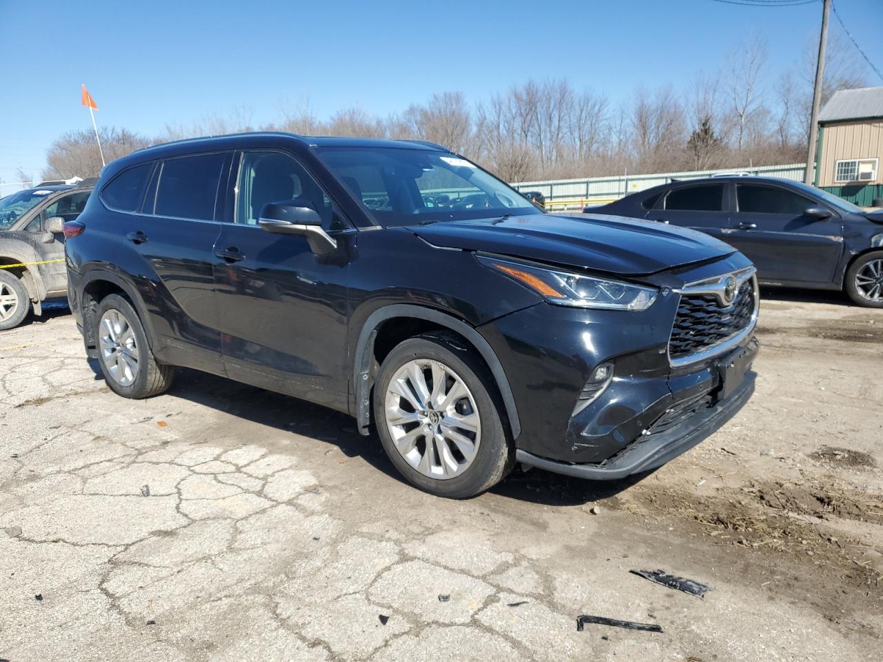 2020 Toyota Highlander - Image 4