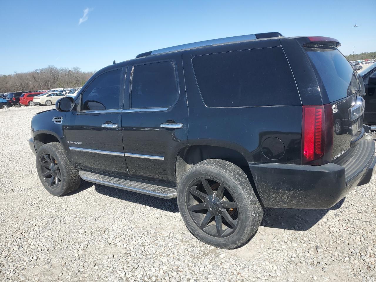 2007 Cadillac Escalade - Image 2
