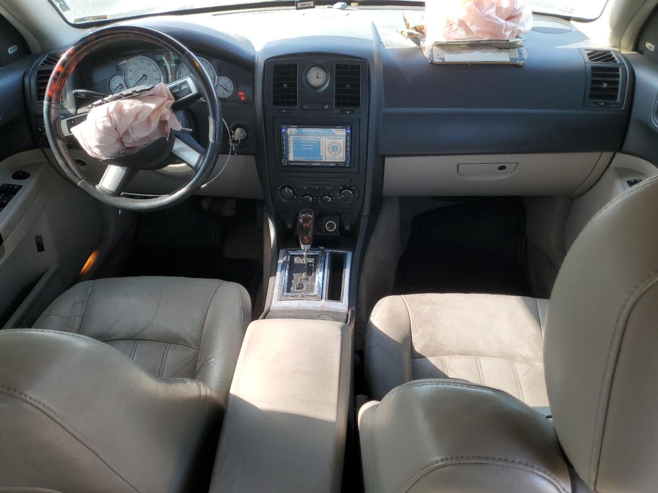 2007 Chrysler 300 - Image 8