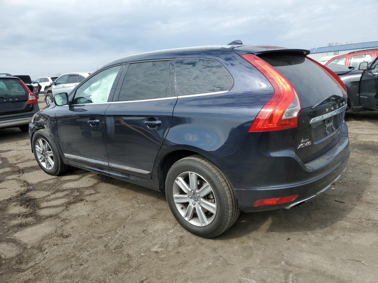 2016 Volvo XC60 - Image 2