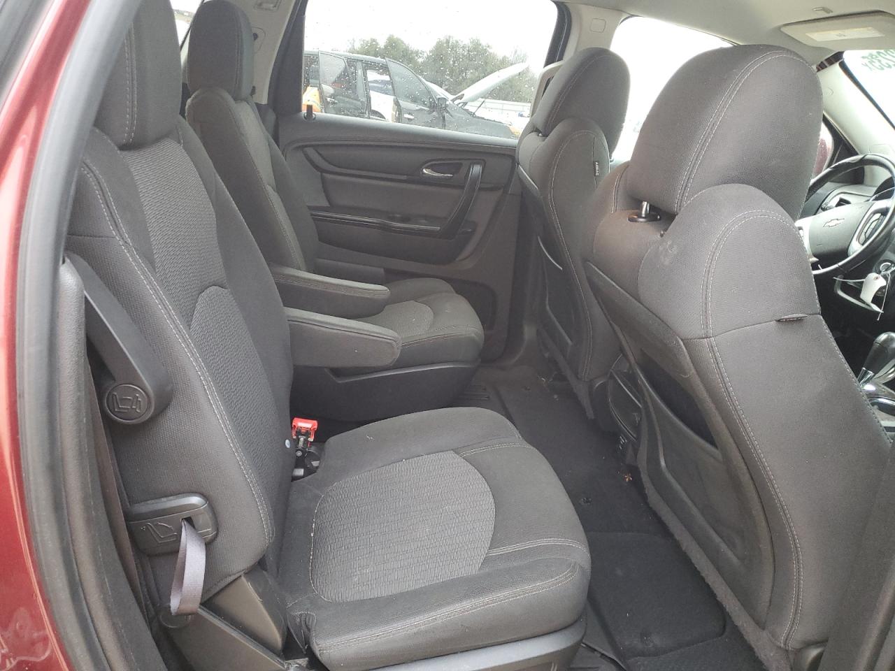 2015 Chevrolet Traverse - Image 12
