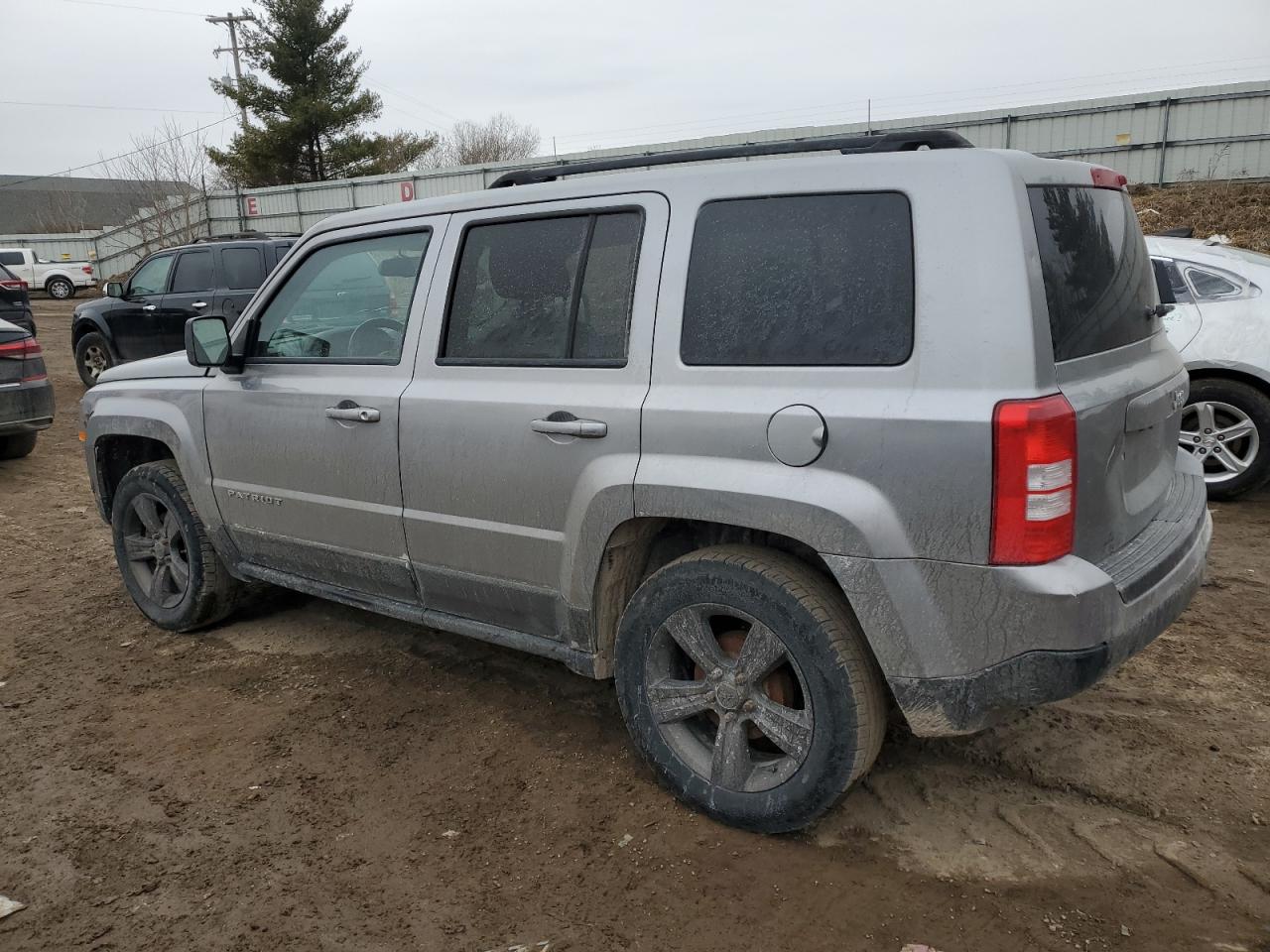 2014 Jeep Liberty (Patriot) - Image 2