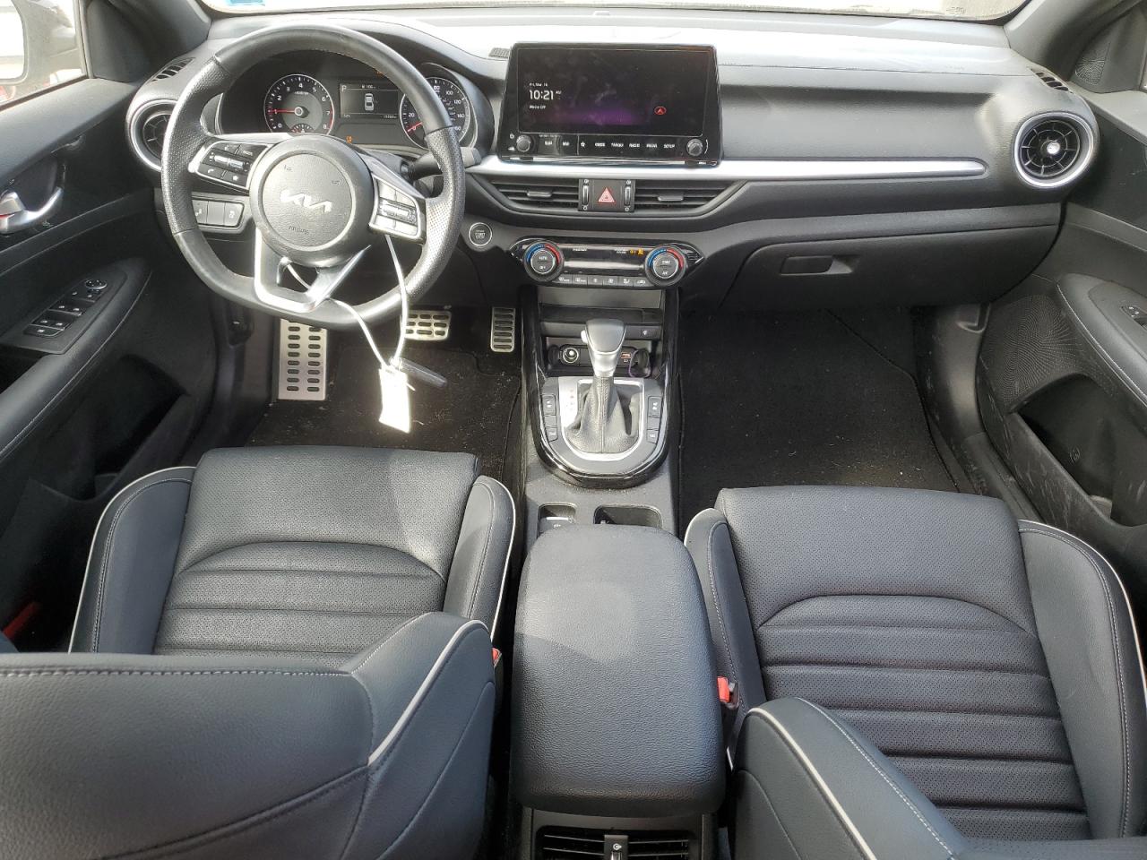2023 Kia Forte - Image 8