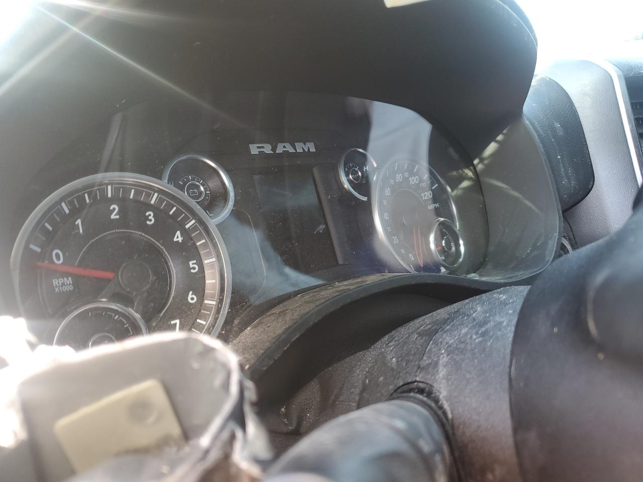 2019 RAM 1500 - Image 9