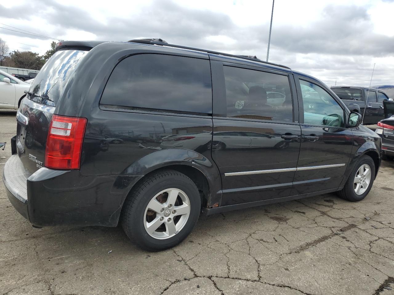 2010 Dodge Caravan - Image 3