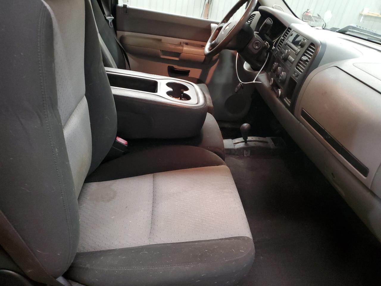 2009 Chevrolet Silverado - Image 10