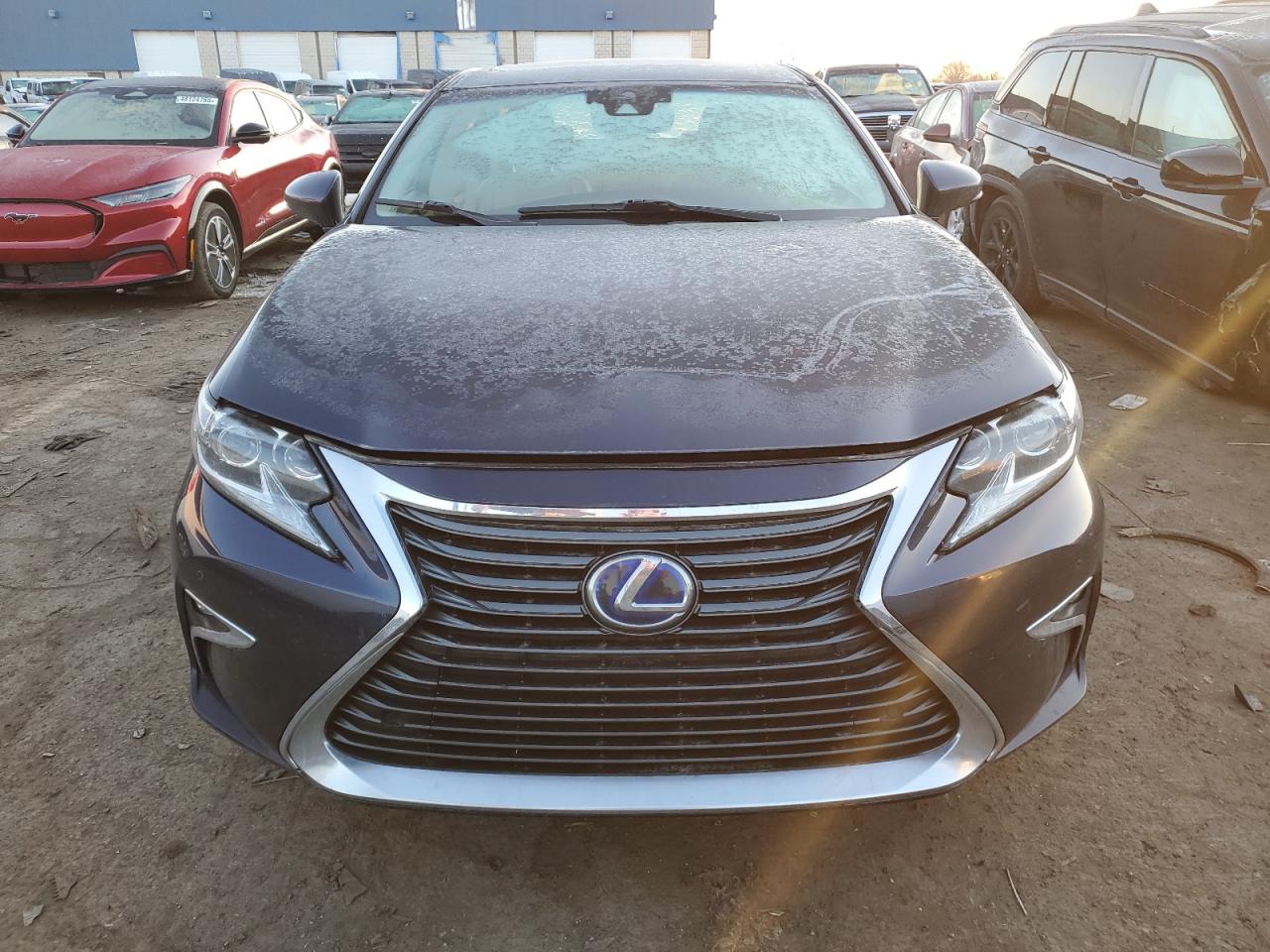 2016 Lexus ES - Image 5