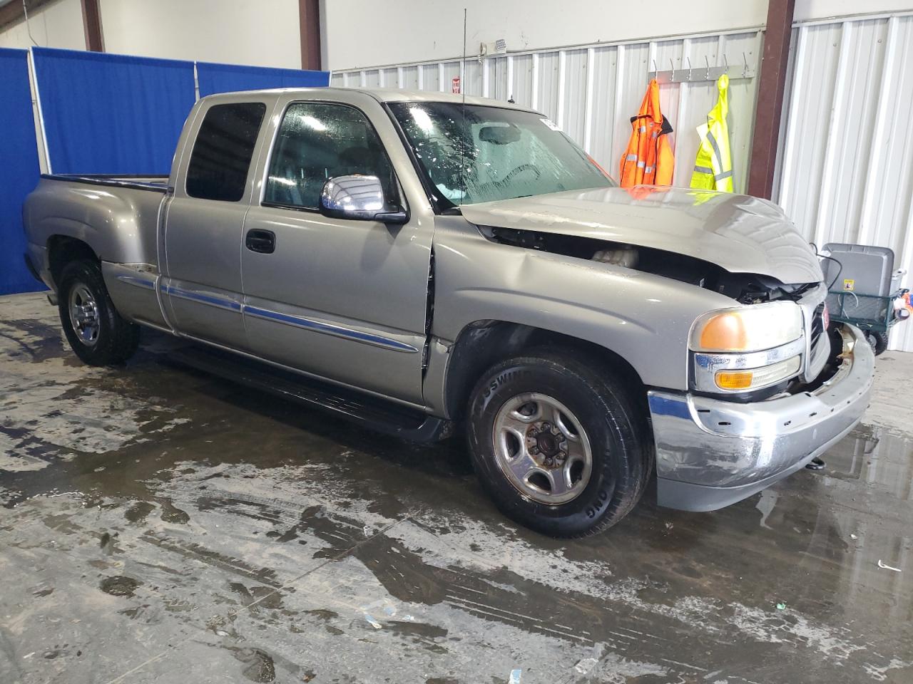 2001 GMC Sierra - Image 4