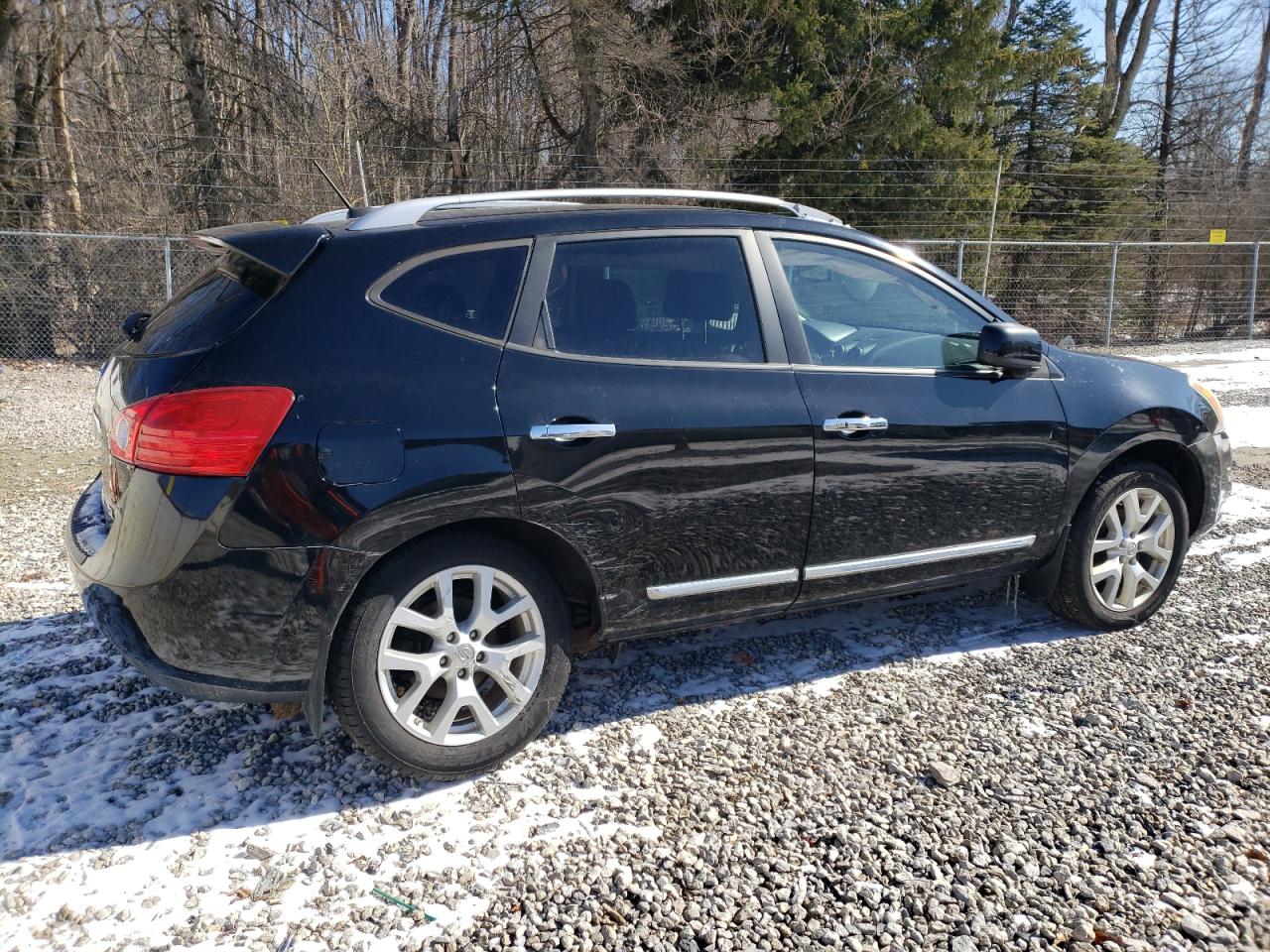 2011 Nissan Rogue - Image 3