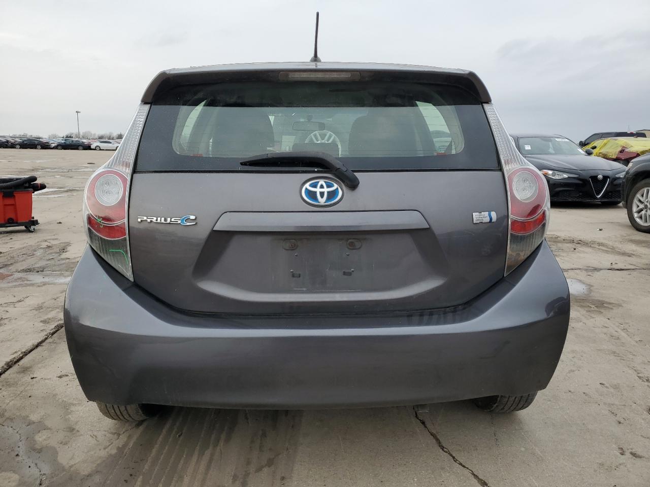 2013 Toyota Prius - Image 6