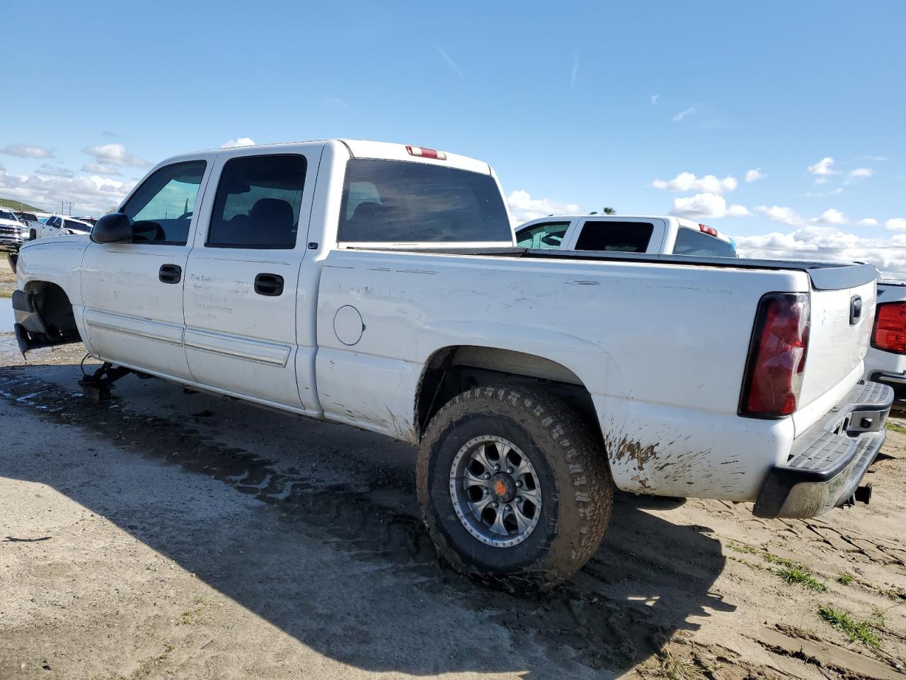 2004 Chevrolet Silverado - Image 2