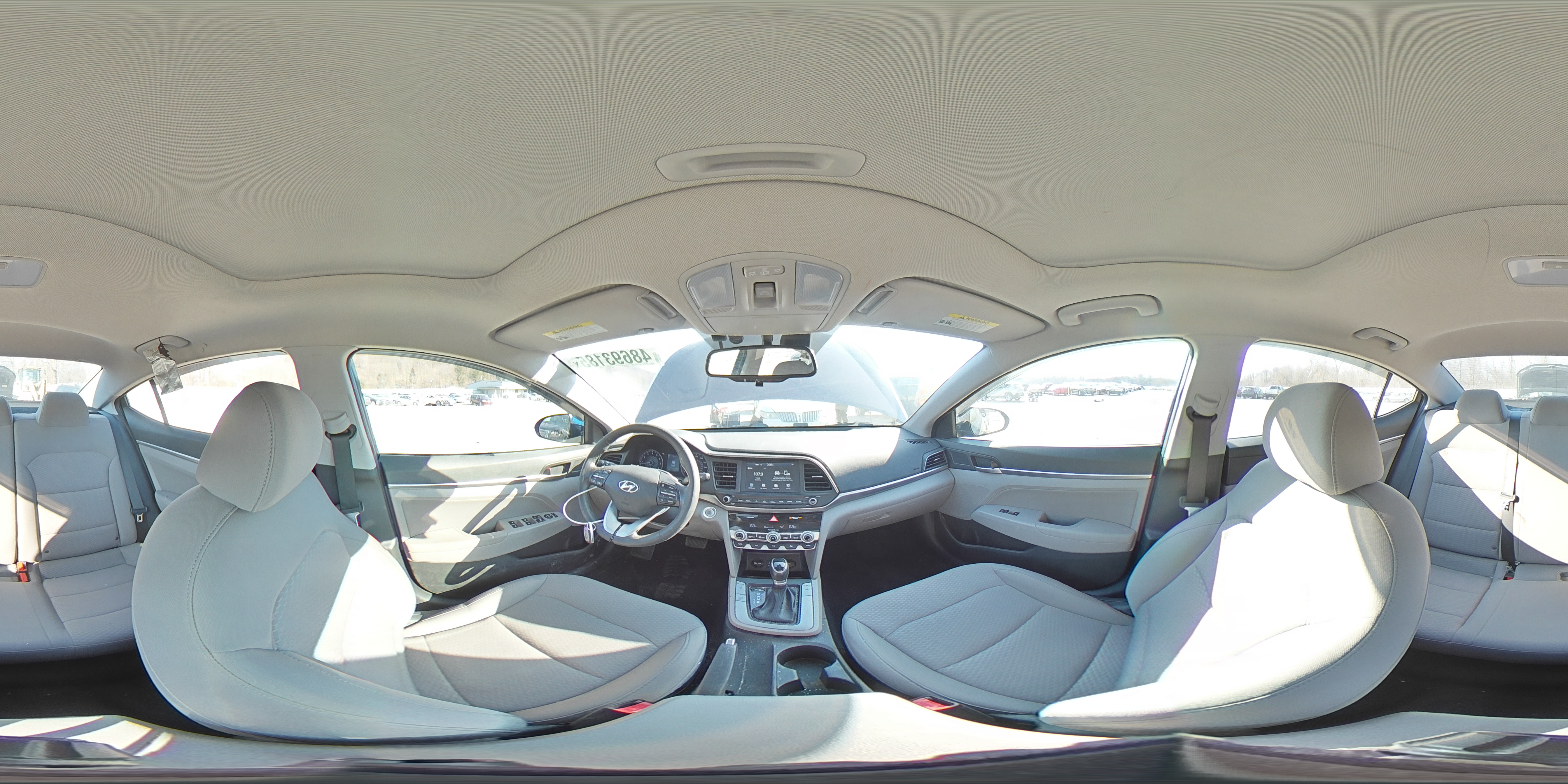 2020 Hyundai Elantra - Image 12