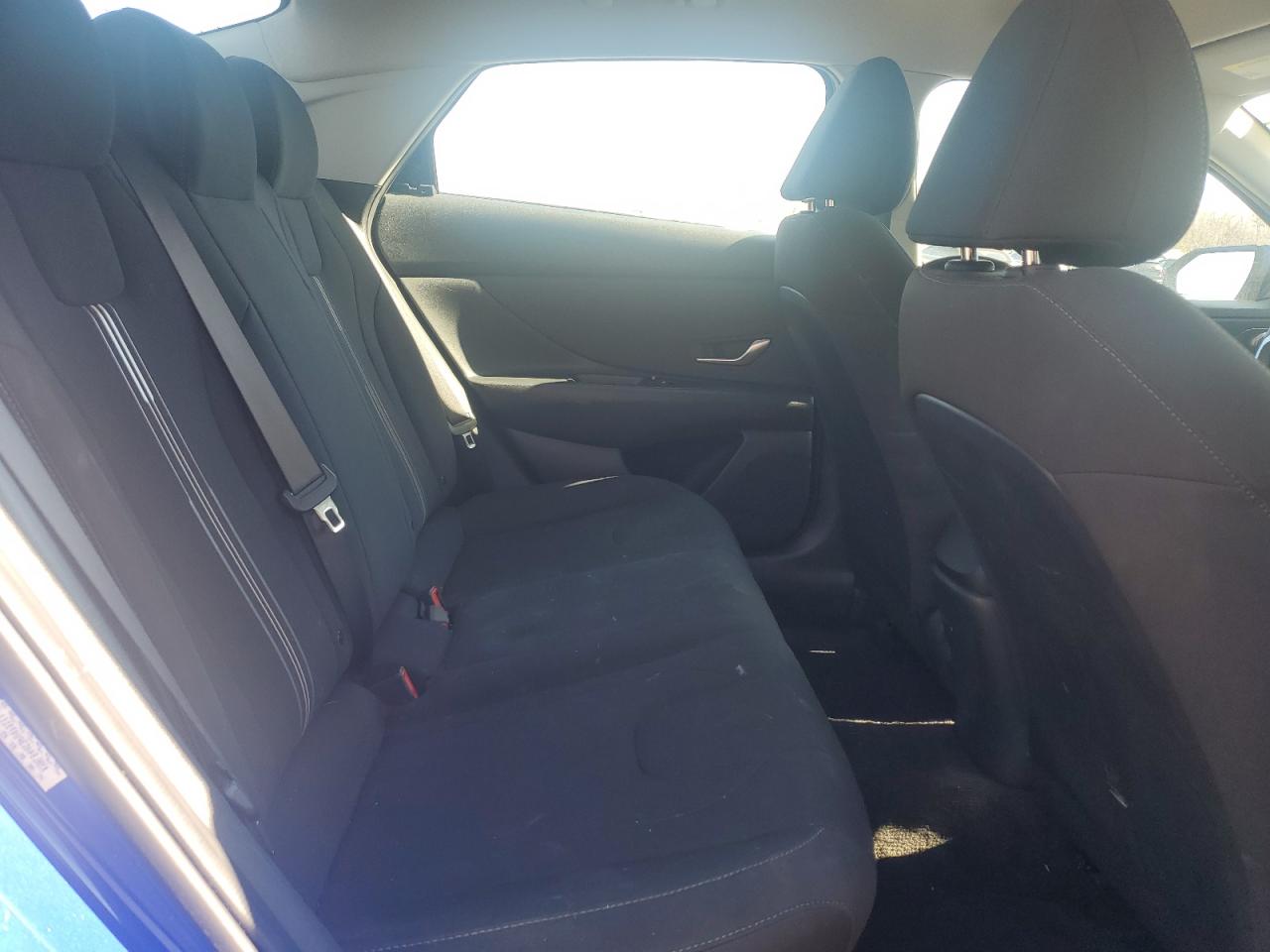 2023 Hyundai Elantra - Image 10