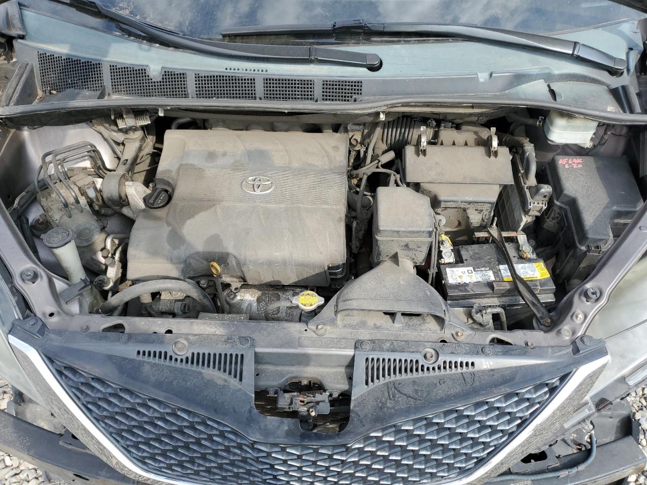 2012 Toyota Sienna - Image 12