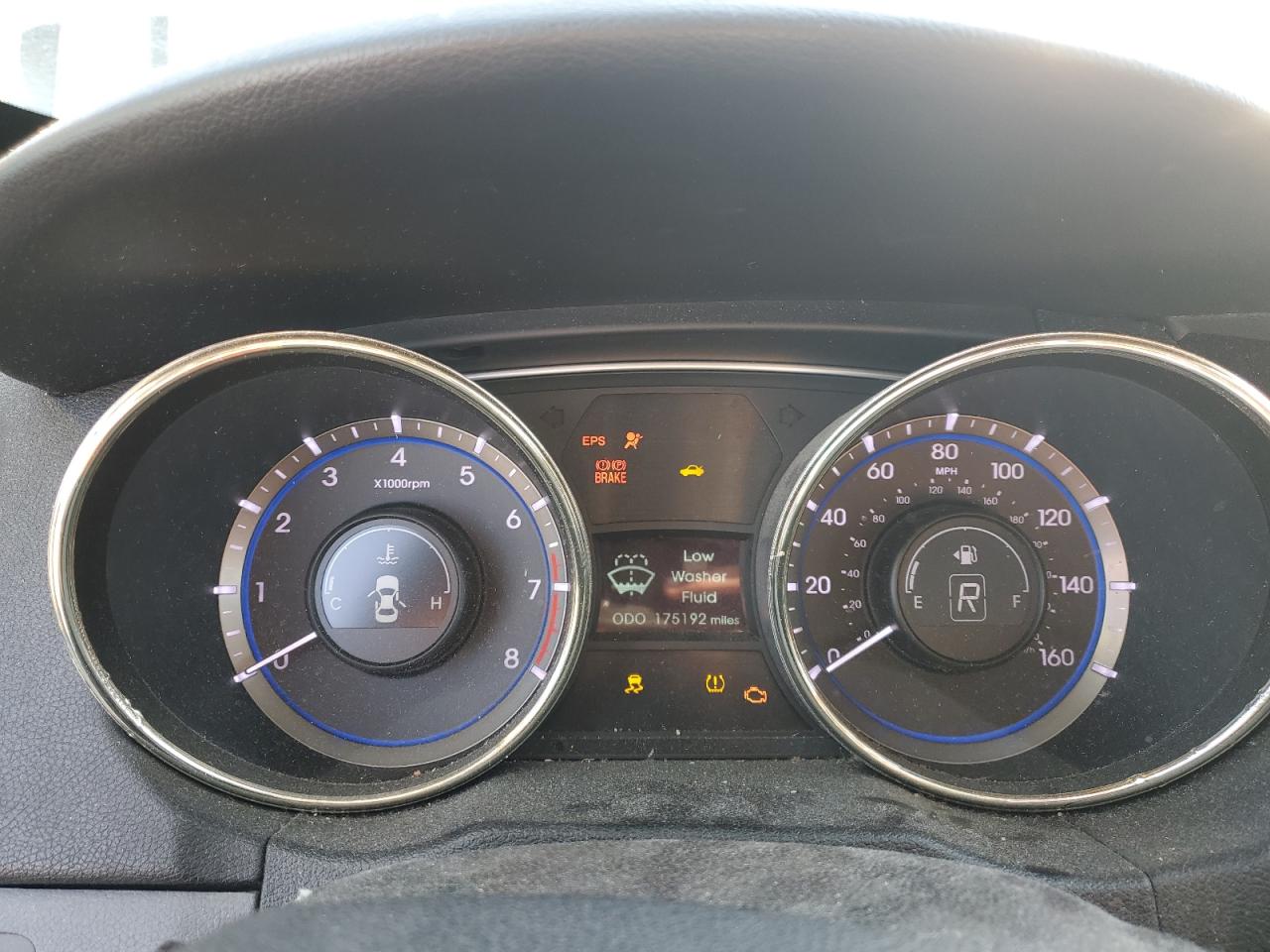 2011 Hyundai Sonata - Image 9