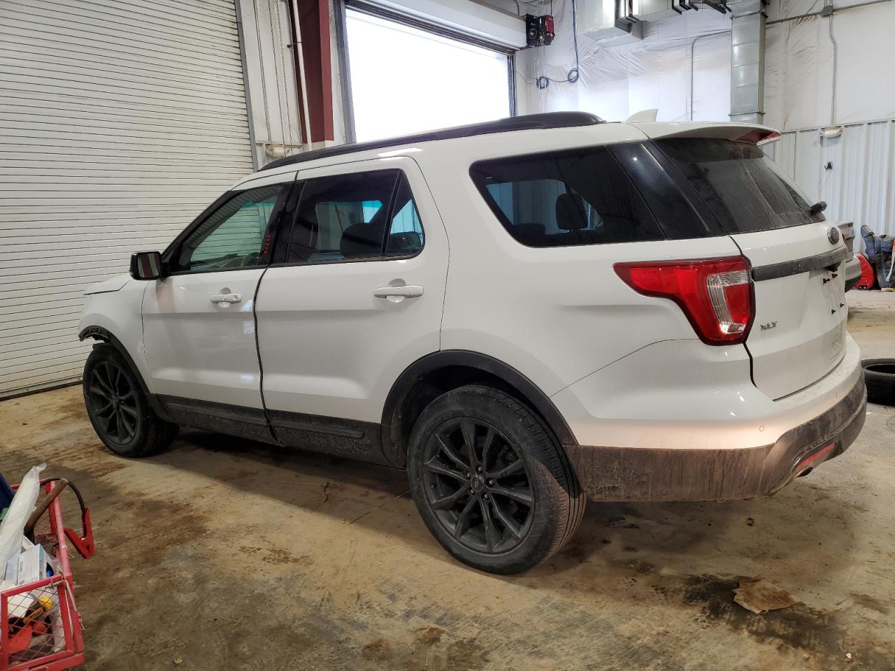 2017 Ford Explorer - Image 2