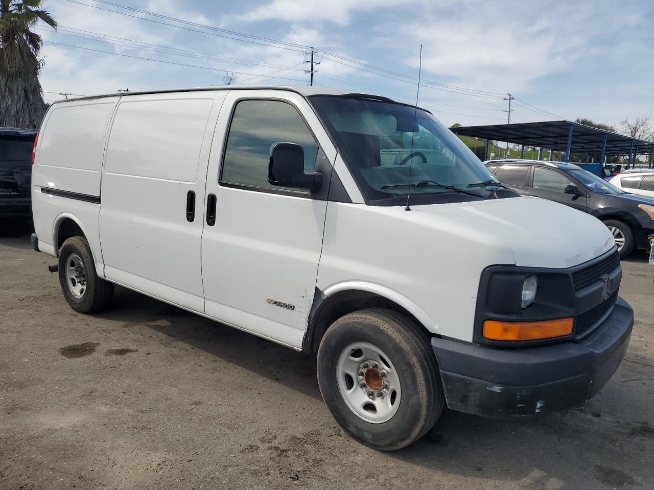 2005 Chevrolet Express - Image 4