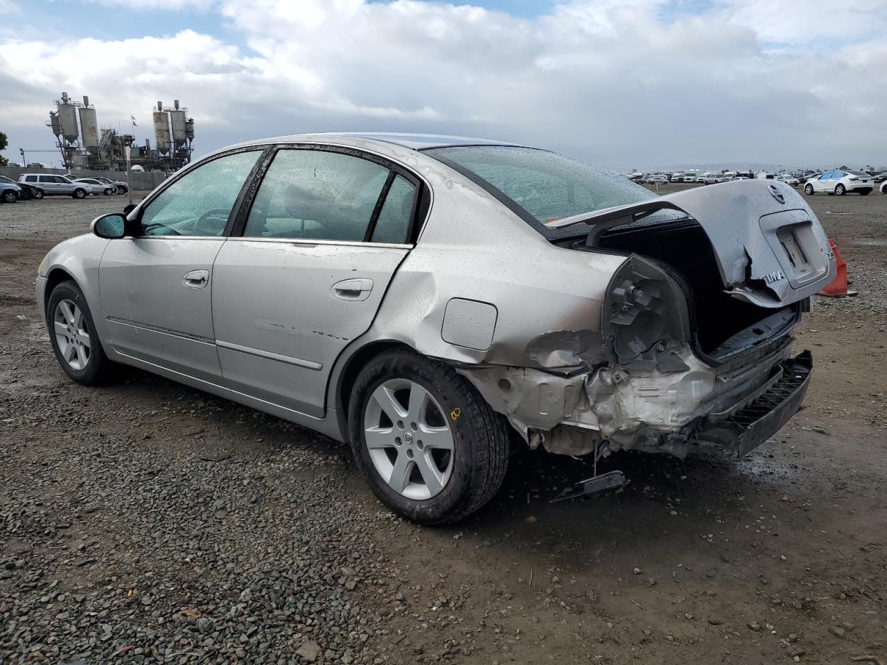 2004 Nissan Altima - Image 2