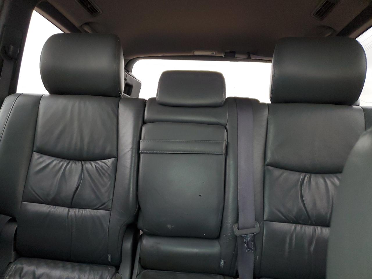 2003 Lexus GX - Image 10