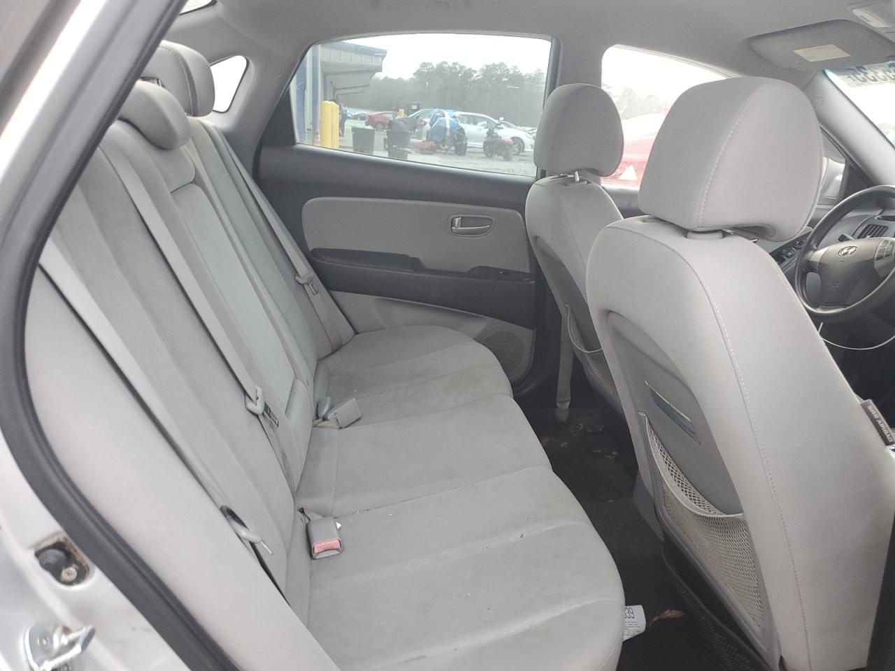 2010 Hyundai Elantra - Image 10