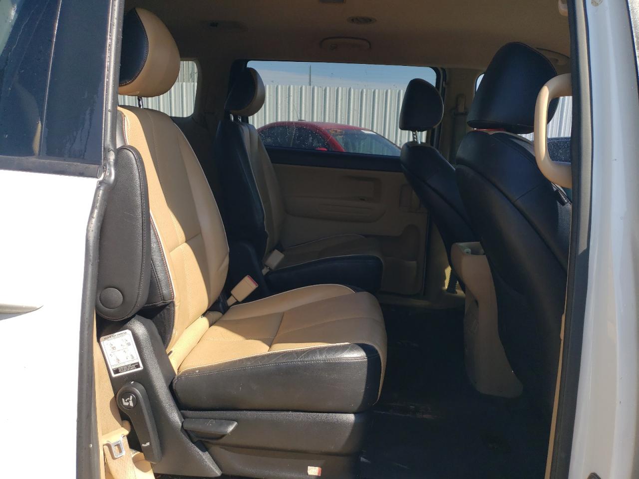 2015 Kia Sedona - Image 11