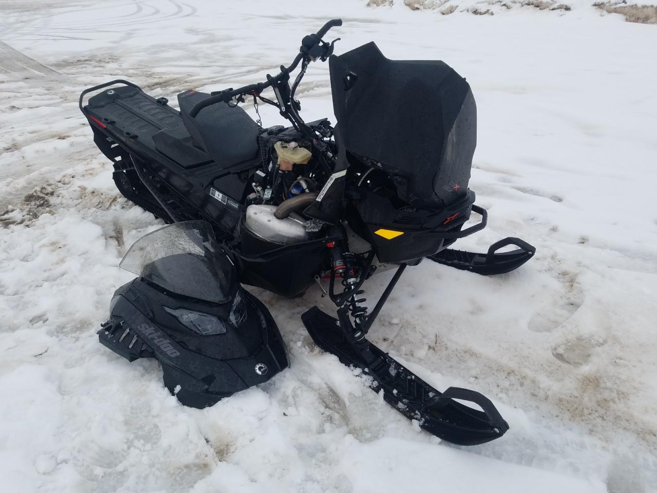 2024 Skidoo Backcountr for Sale in Montreal-est, QC - Front End