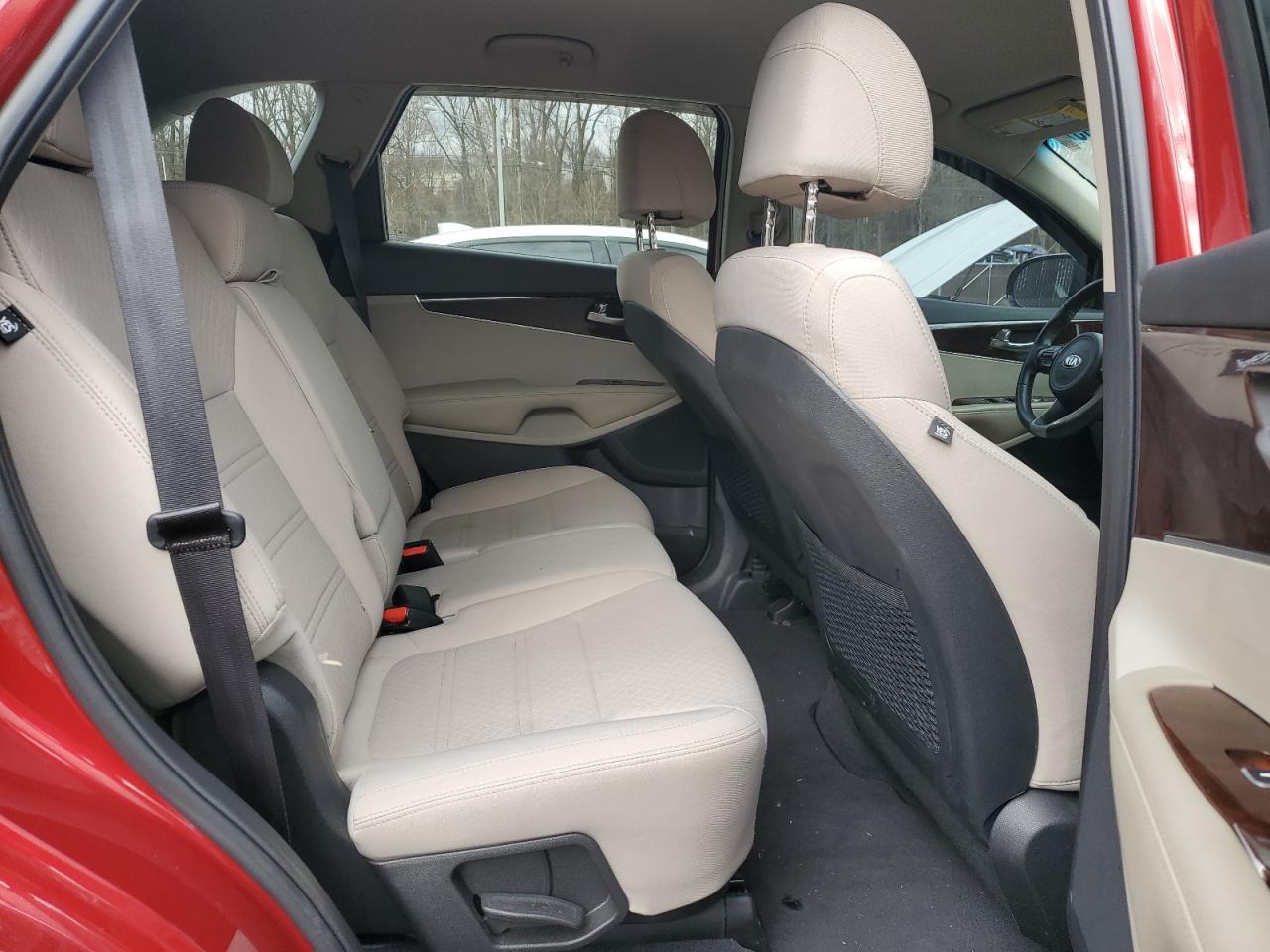 2017 Kia Sorento - Image 11