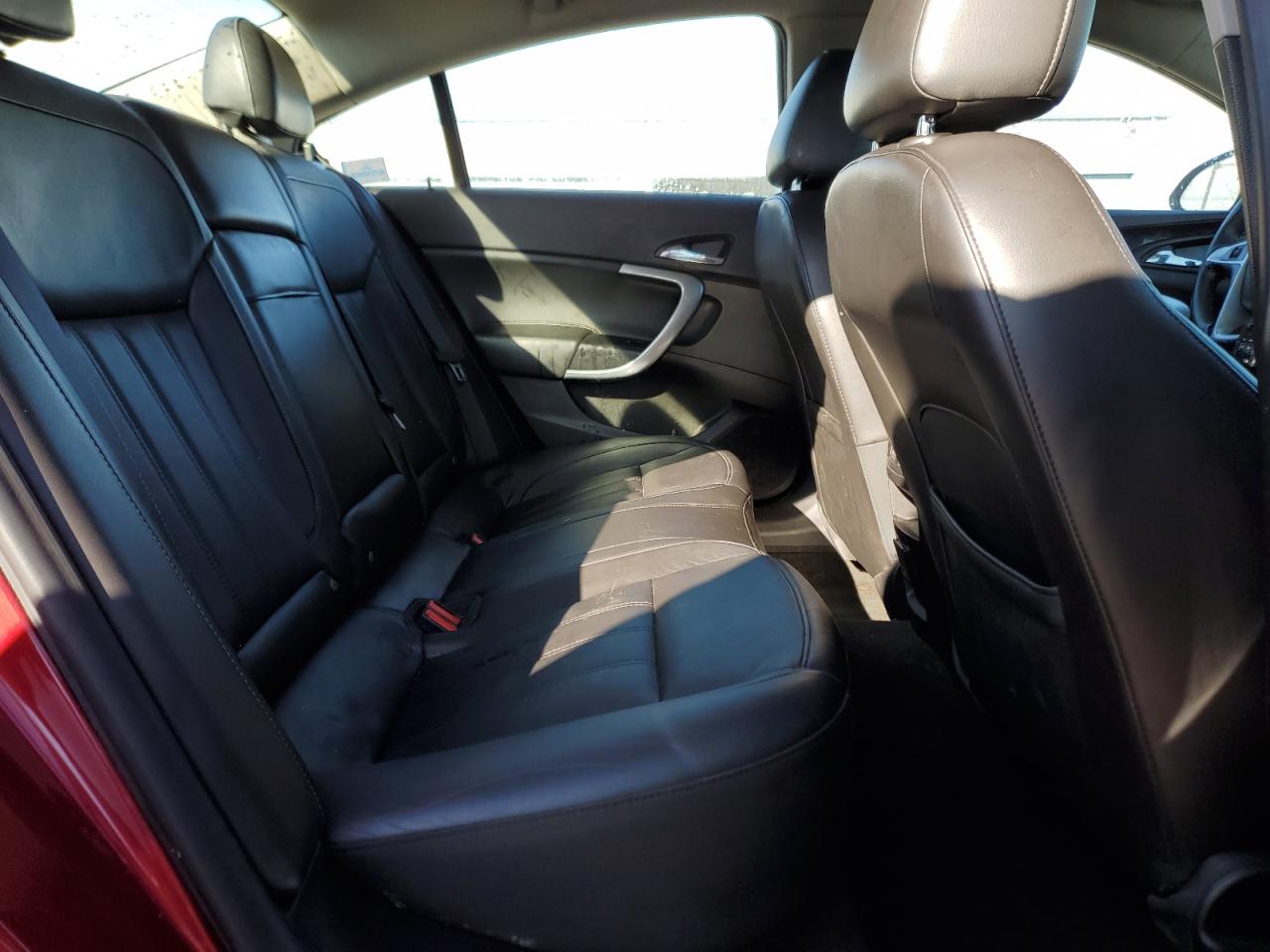 2012 Buick Regal - Image 10