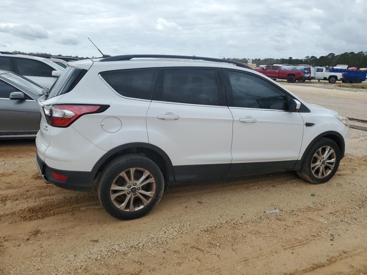1FMCU0GD5JUC61639 FORD ESCAPE 2018