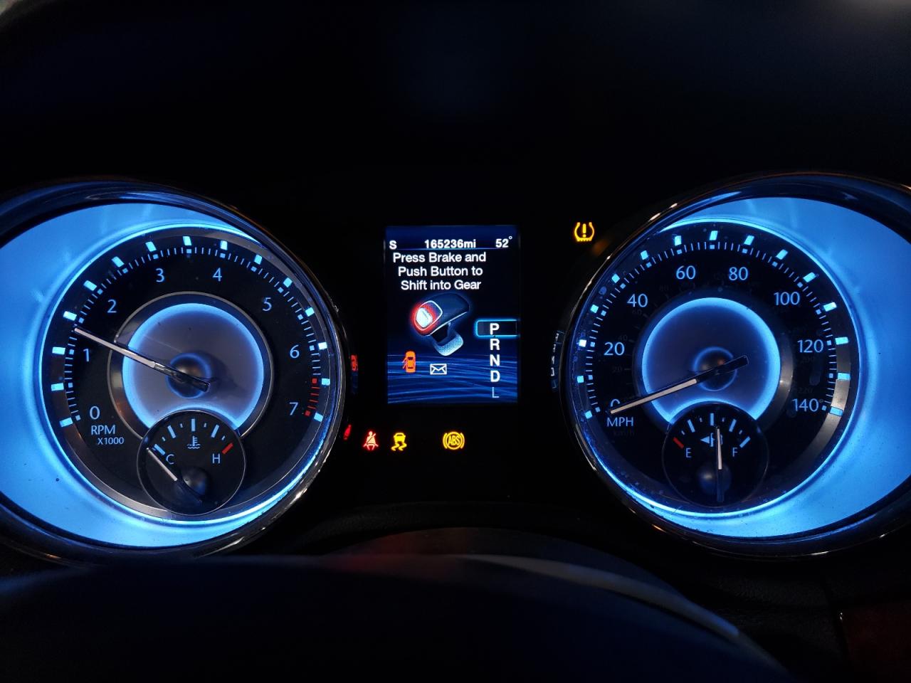 2012 Chrysler 300 - Image 9