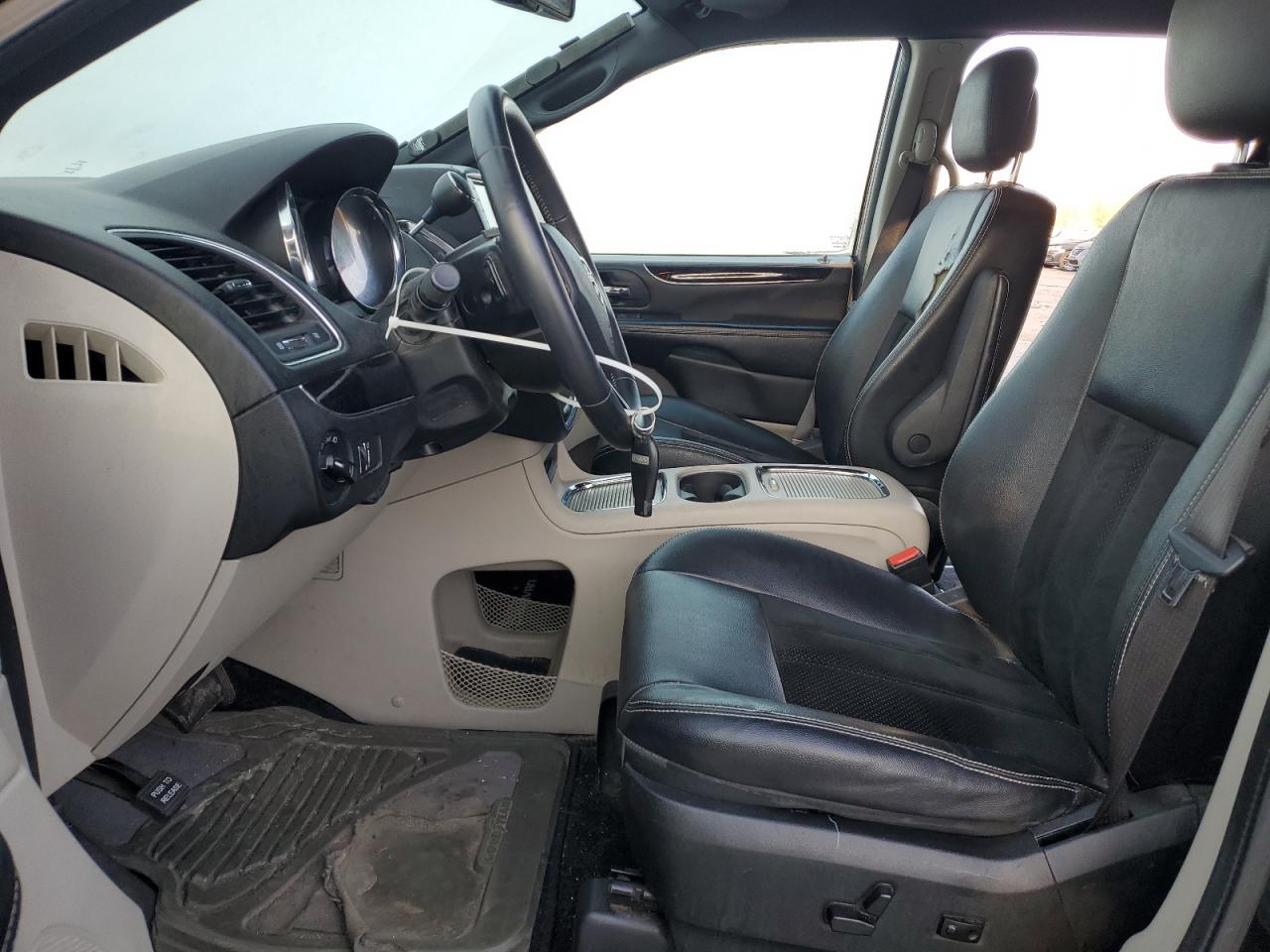 2017 Dodge Caravan - Image 7