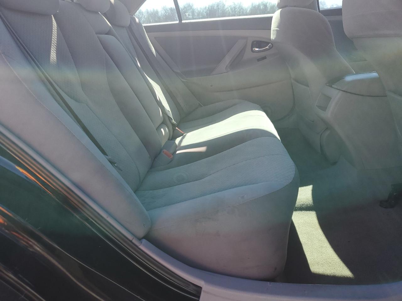 2009 Toyota Camry - Image 10