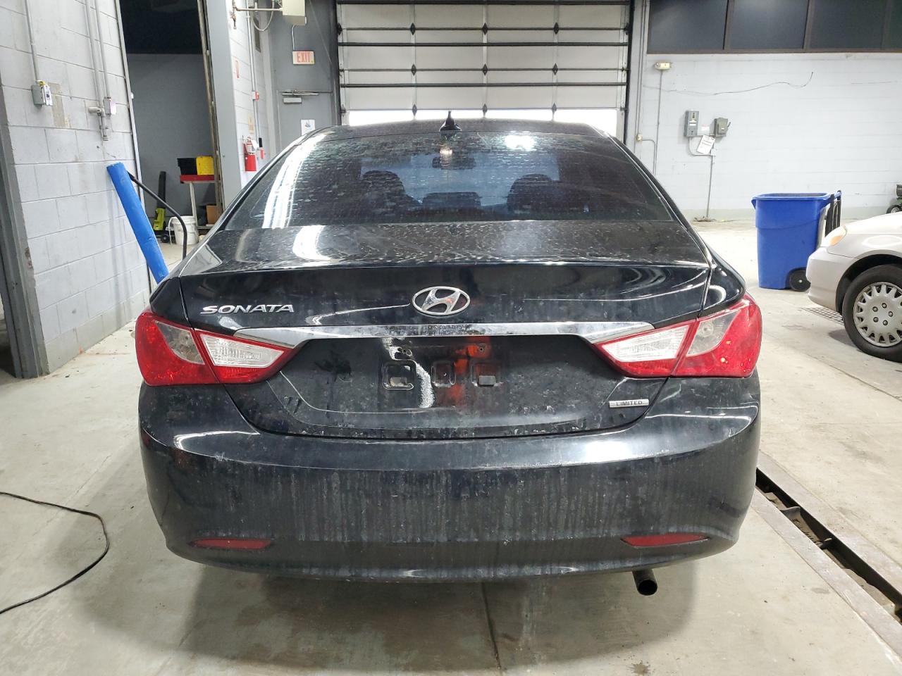 2011 Hyundai Sonata - Image 6