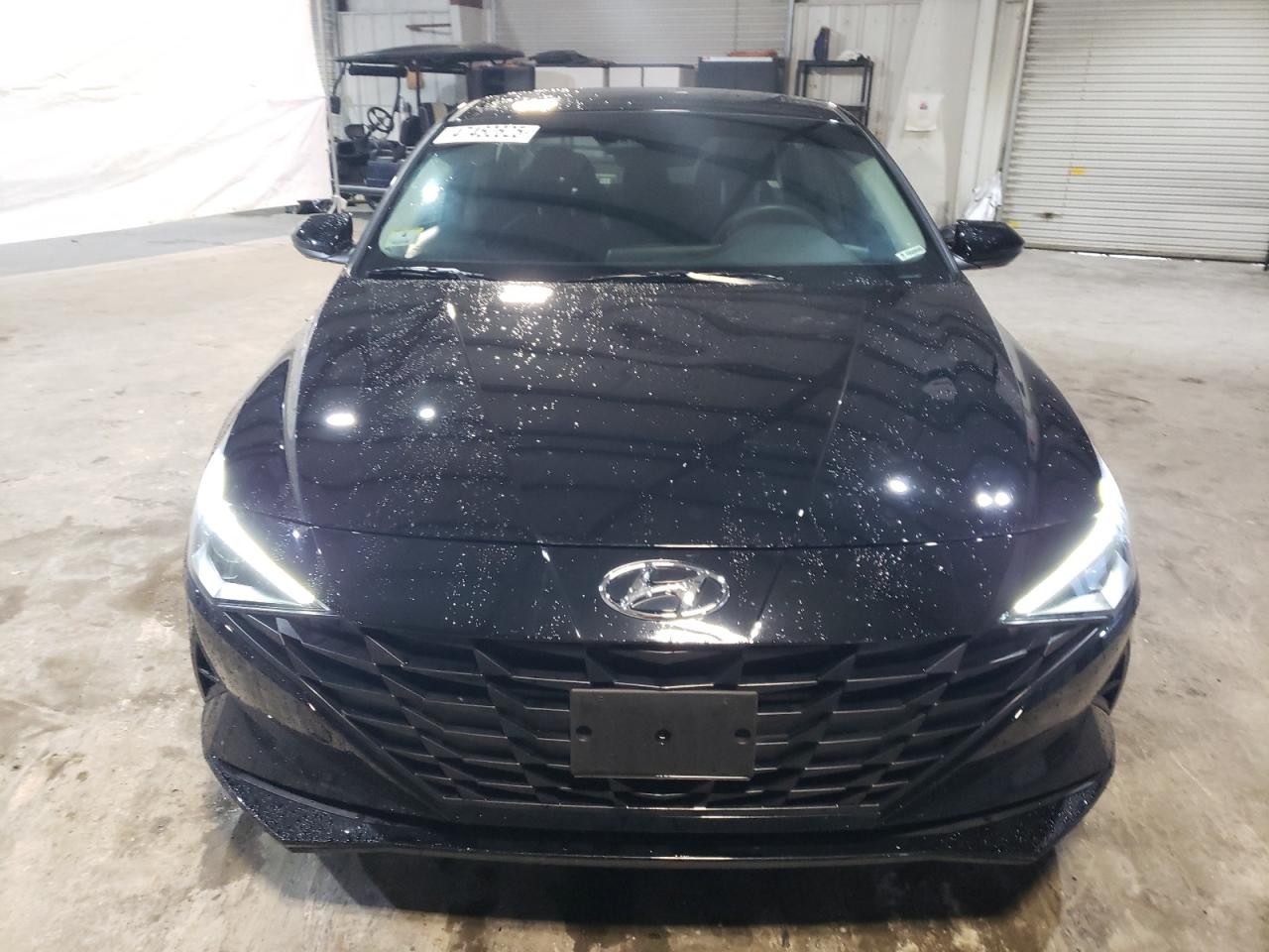 2023 Hyundai Elantra - Image 5