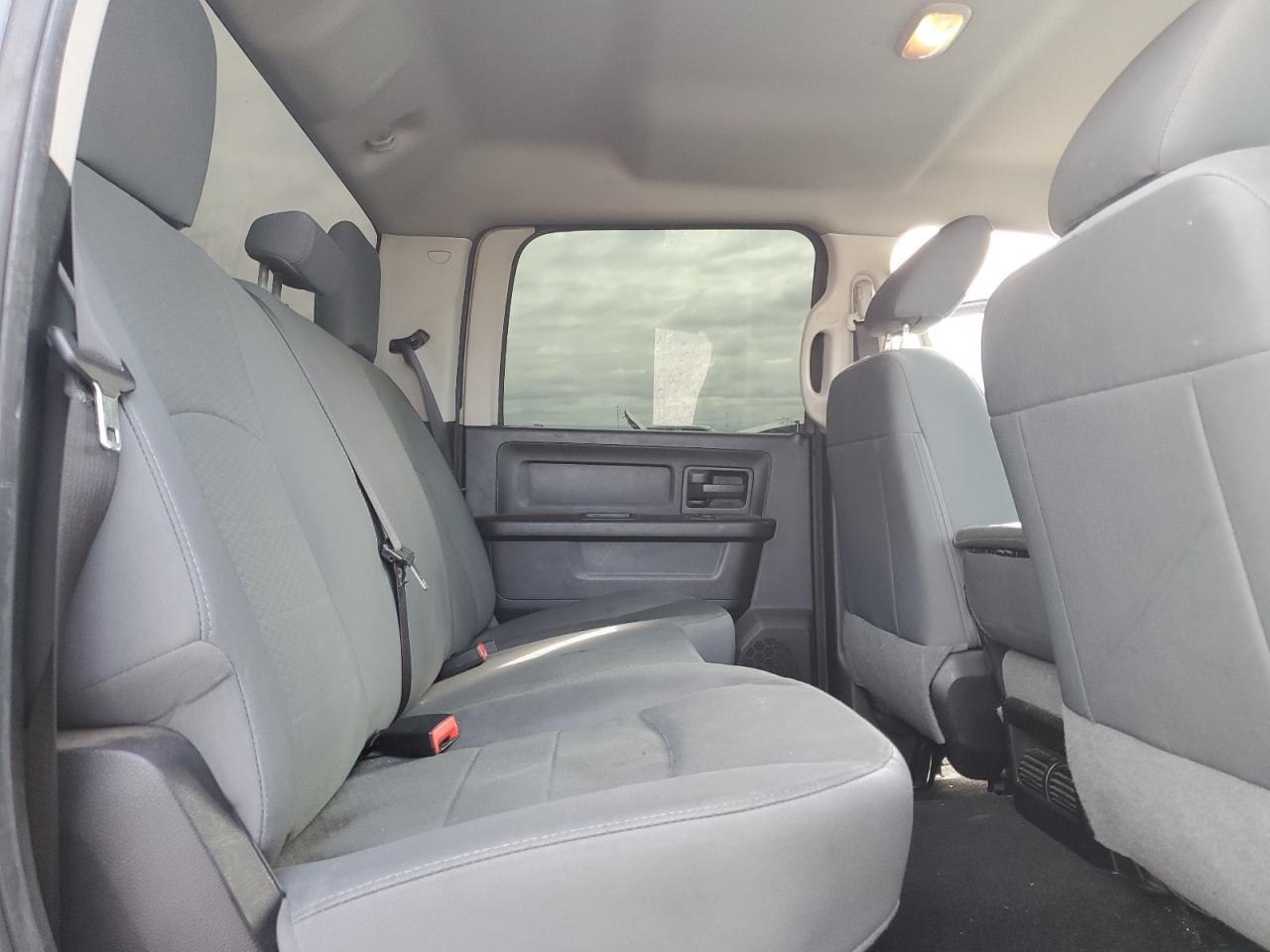2015 RAM 1500 - Image 10